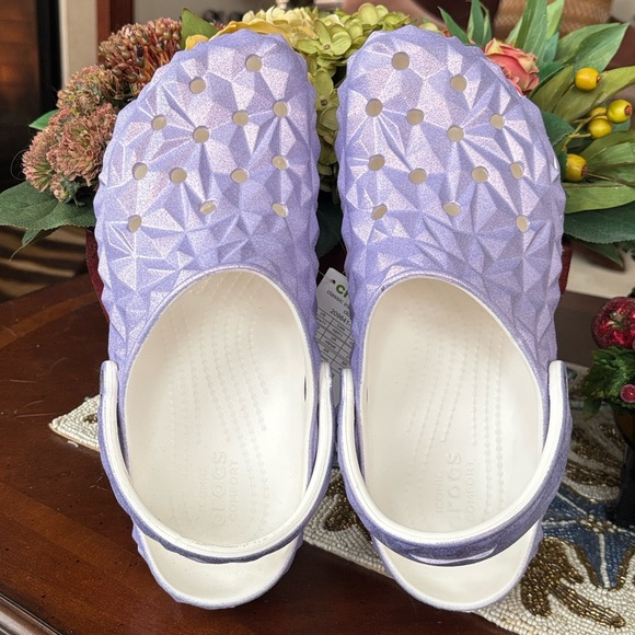 Brand New Crocs Classic Iridescent Geometric Clog sLight Purple Casual Comfy - Picture 10 of 14